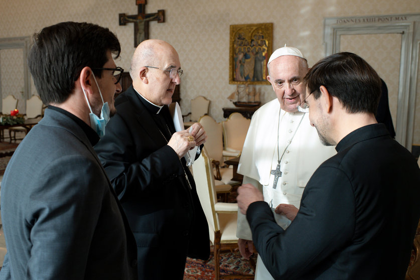 foto grupo papa Francisco-Osoro-Belda 2